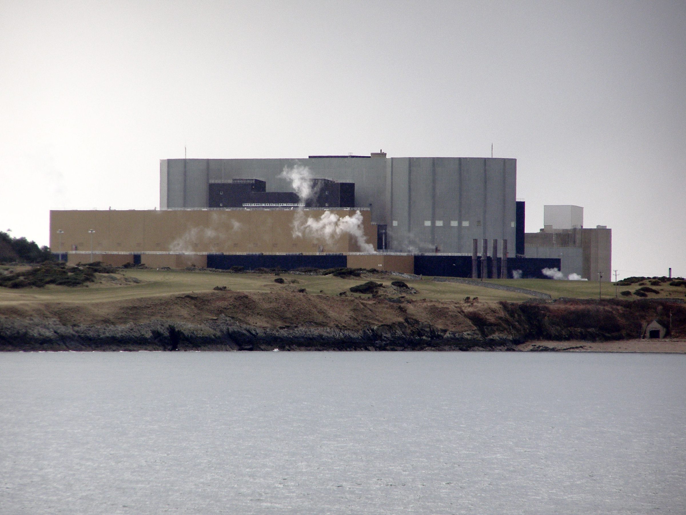 The Wylfa Magnox nuclear power station on Anglesey, seen from Llanbadrig Point in February 2010